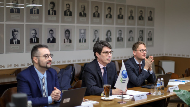 OECD delegācija