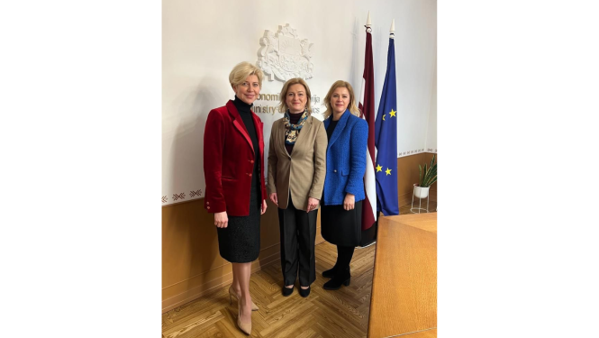 Trīs ministres