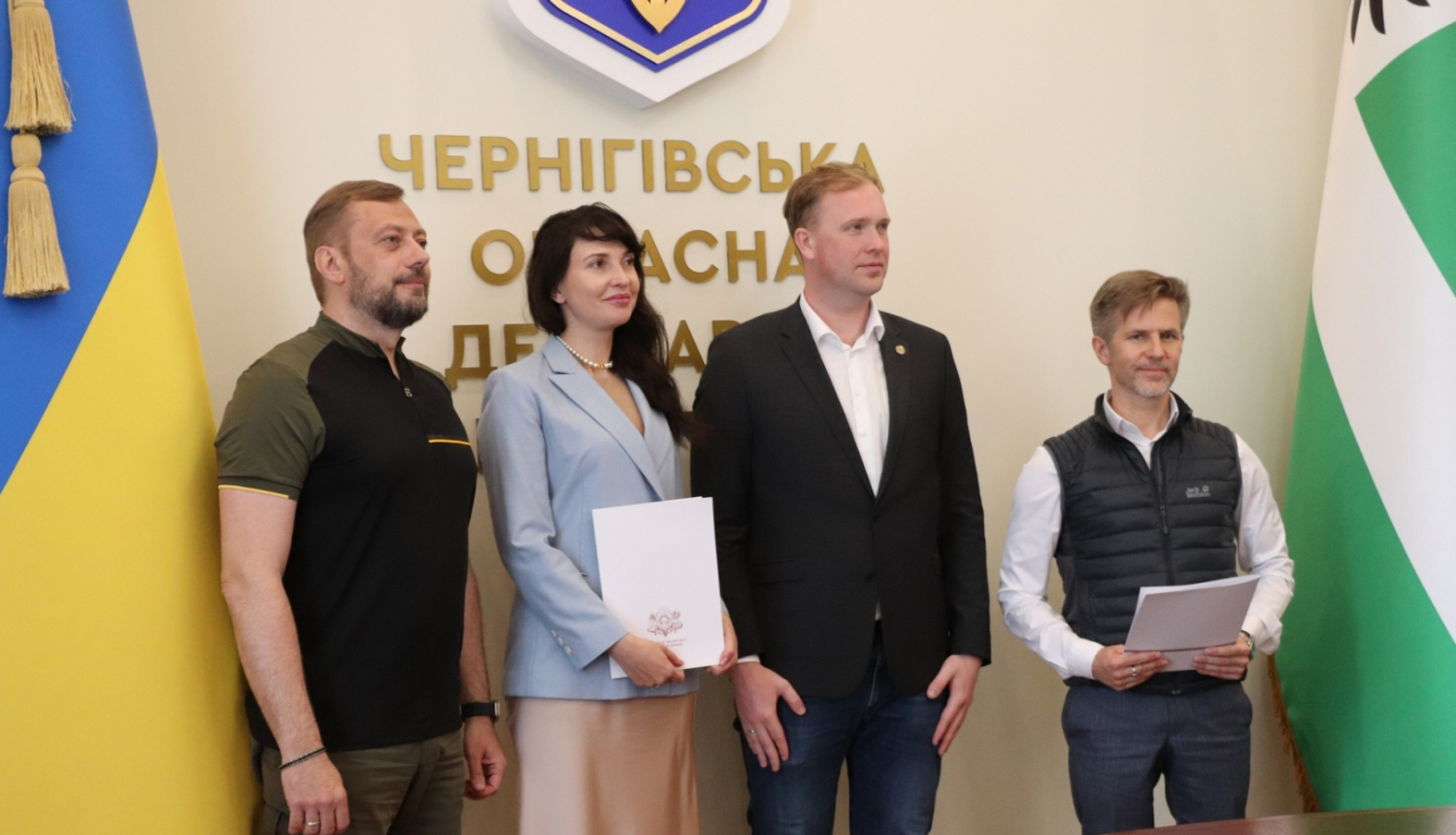 Ukrainas puse un Latvenergo paŗstāvis paraksta sadarbības memorandu