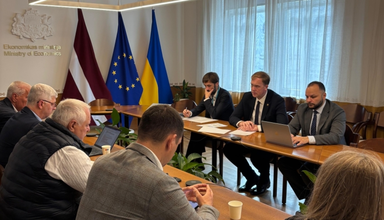 V.Valainis tiekas ar LSA pārstāvjiem