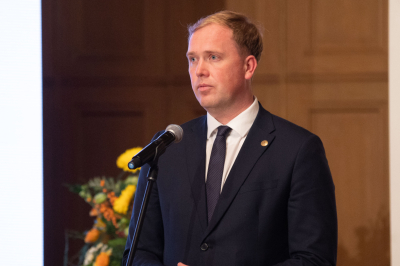 Ministrs Lielās balvas pasniegšanā saka uzrunu