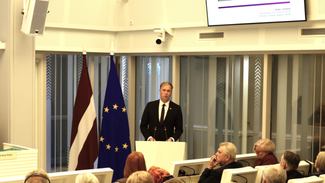 Viktors Valainis saka uzrunu senioru konferencē