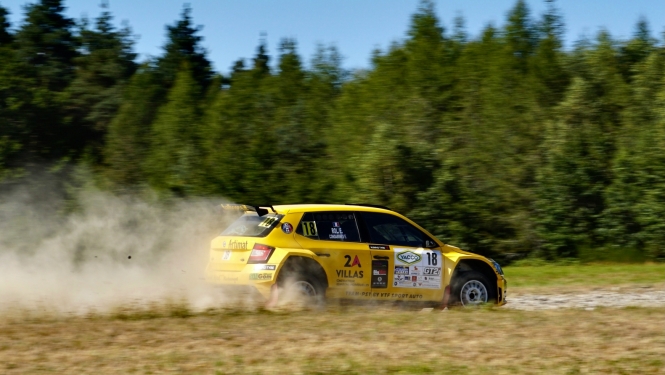 Rallija automašīna