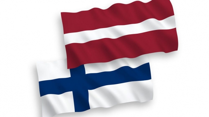 Latvijas un Somijas karogi