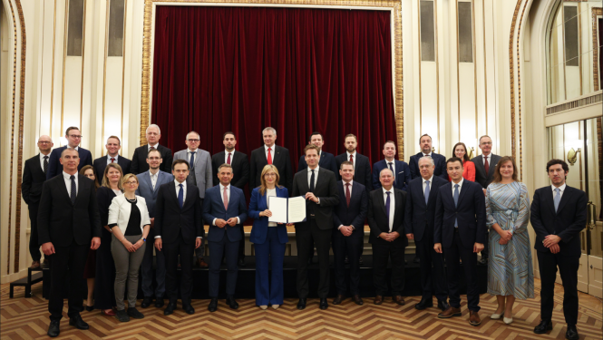 Sanāksmes dalībnieku kopbilde