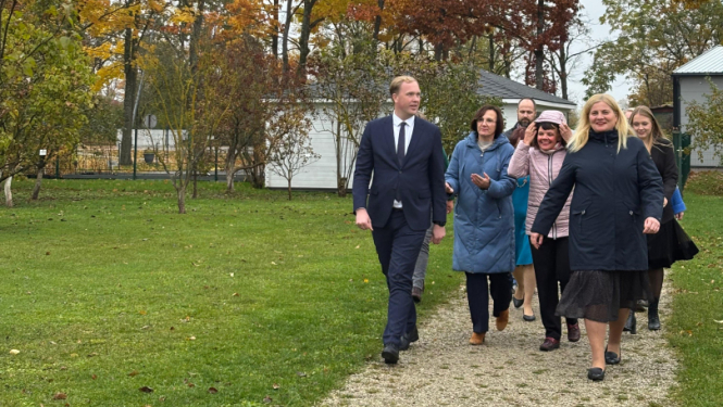 V.Valainis reģionālā vizītē apmeklē Dobeli