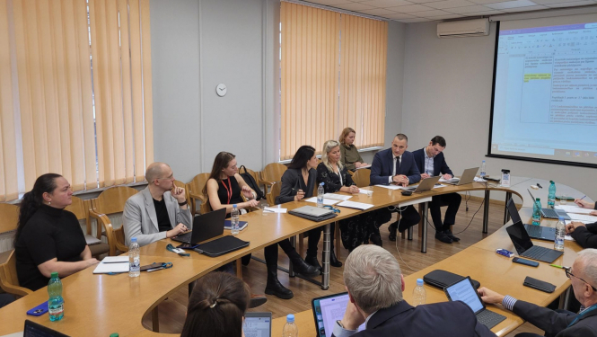 Tikšanās ar Latvijas lielāko tirgotāju un uzņēmēju nevalstisko organizāciju, kā arī lielāko pārtikas preču mazumtirgotāju, Konkurences padomes un Zemkopības ministrijas pārstāvjiem