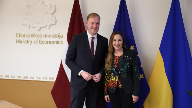 LR ekonomikas ministrs un ASV vēstniece Latvijā