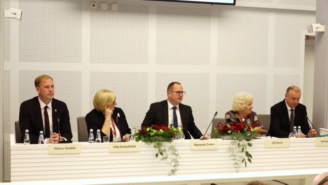 V.Valainis piedalās senioru konferencē