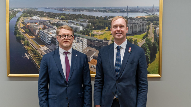 Viktors Valainis un Tālis Juhna