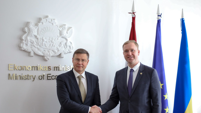 Valainis un Dombrovskis