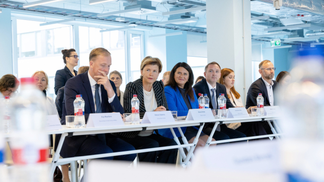 Sanāksmes dalībnieku foto