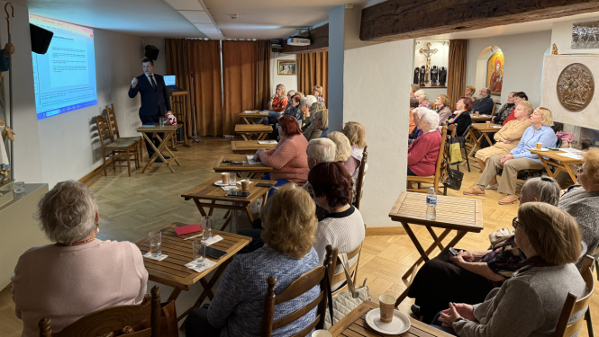 J.Miezainis senioru sanāksmē