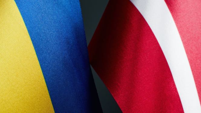 Ukrainas un Latvijas karogu krāsas