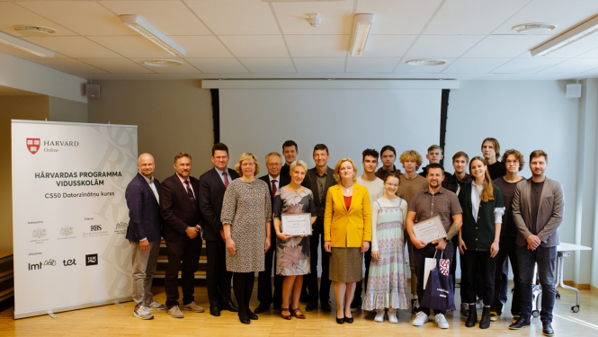 Pasākums par Hārvardas universitātes datorzinātņu programmas pielāgošanu kopbilde