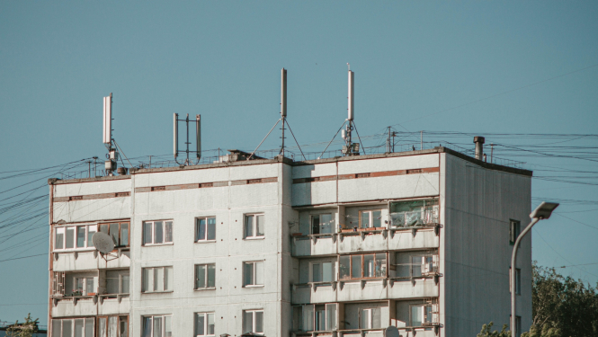 daudzdzīvokļu ēka