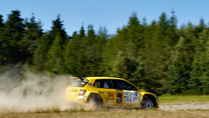 Rallija automašīna