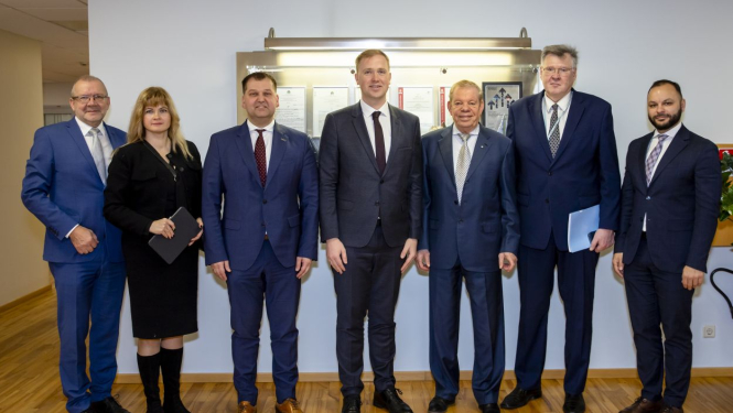 Ekonomikas ministrs apmeklē Grindeks