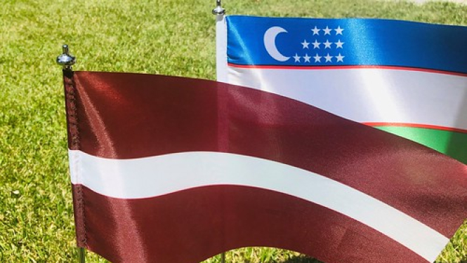LV-Uzbekistan flags