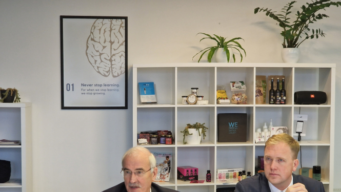 Ekonomikas ministrs Viktors Valainis un Jelgavas domes priekšsēdētājs Andris Rāviņš