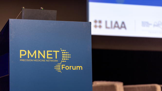 Konferences tribīne