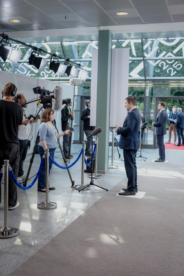 EM parlamentārais sekretārs J.Miezainis medijui brīfingā