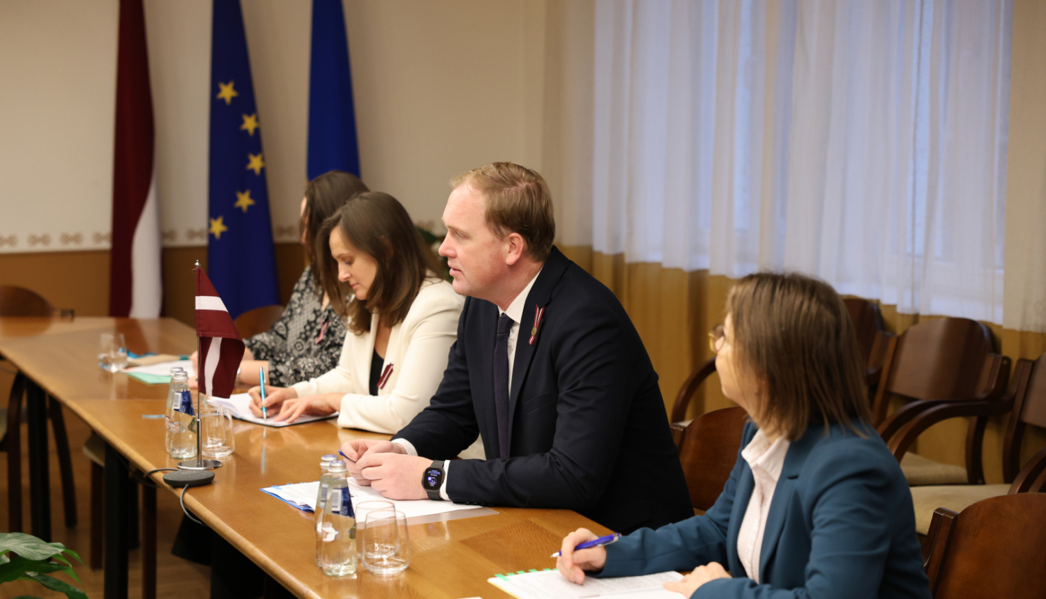 Ekonomikas ministrs tikšanaš laikā