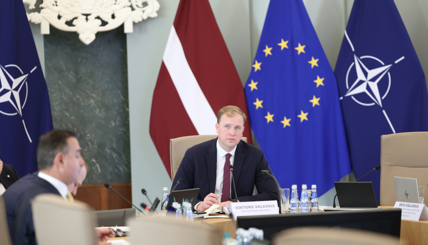 V.Valainis vada LIP sēdi