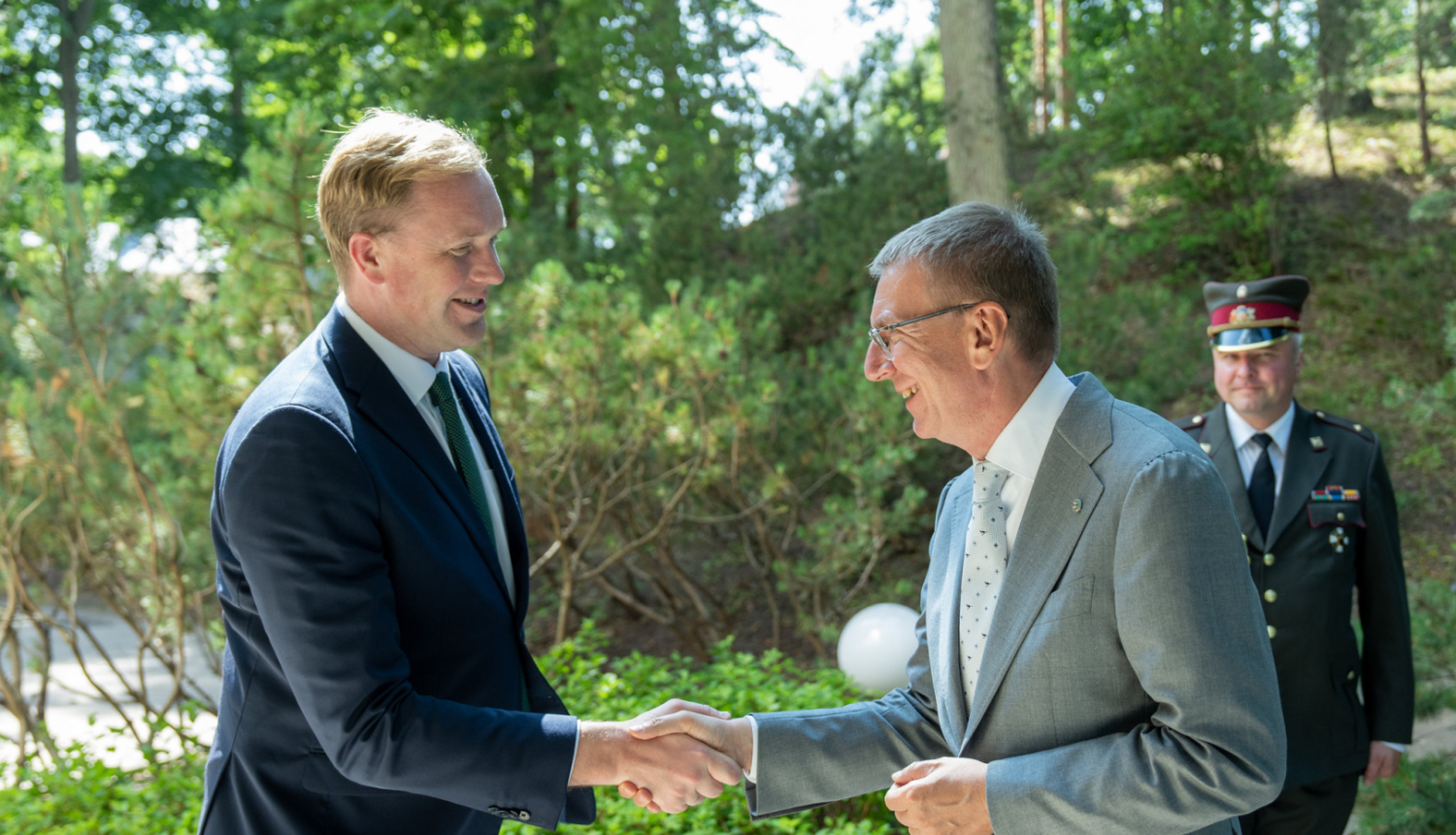 Valsts prezidents E.Rinkēvičs un ekonomikas ministrs V.Valainis