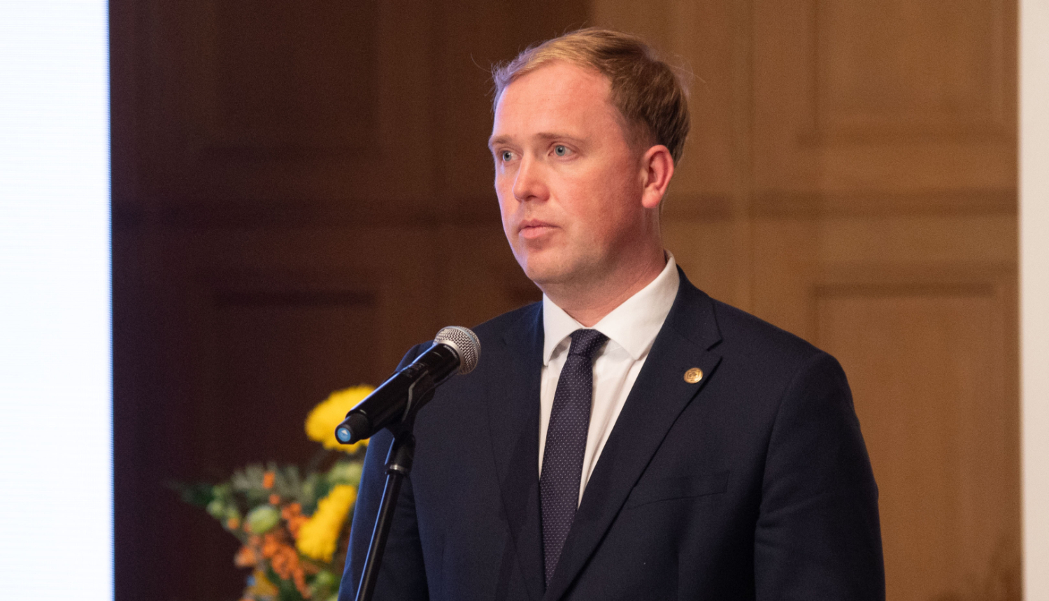 Ministrs Lielās balvas pasniegšanā saka uzrunu