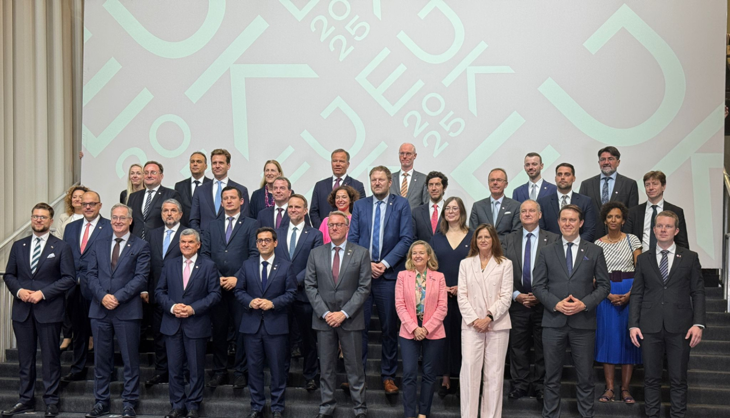 Konkurētspējas ministru sanāksmes dalībnieku kopbilde