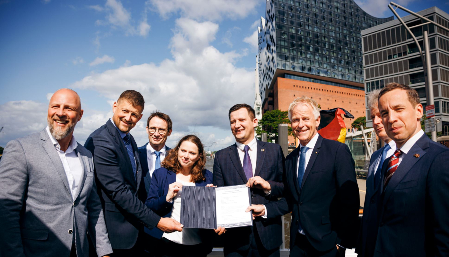 Pēc memoranda parakstīšanas