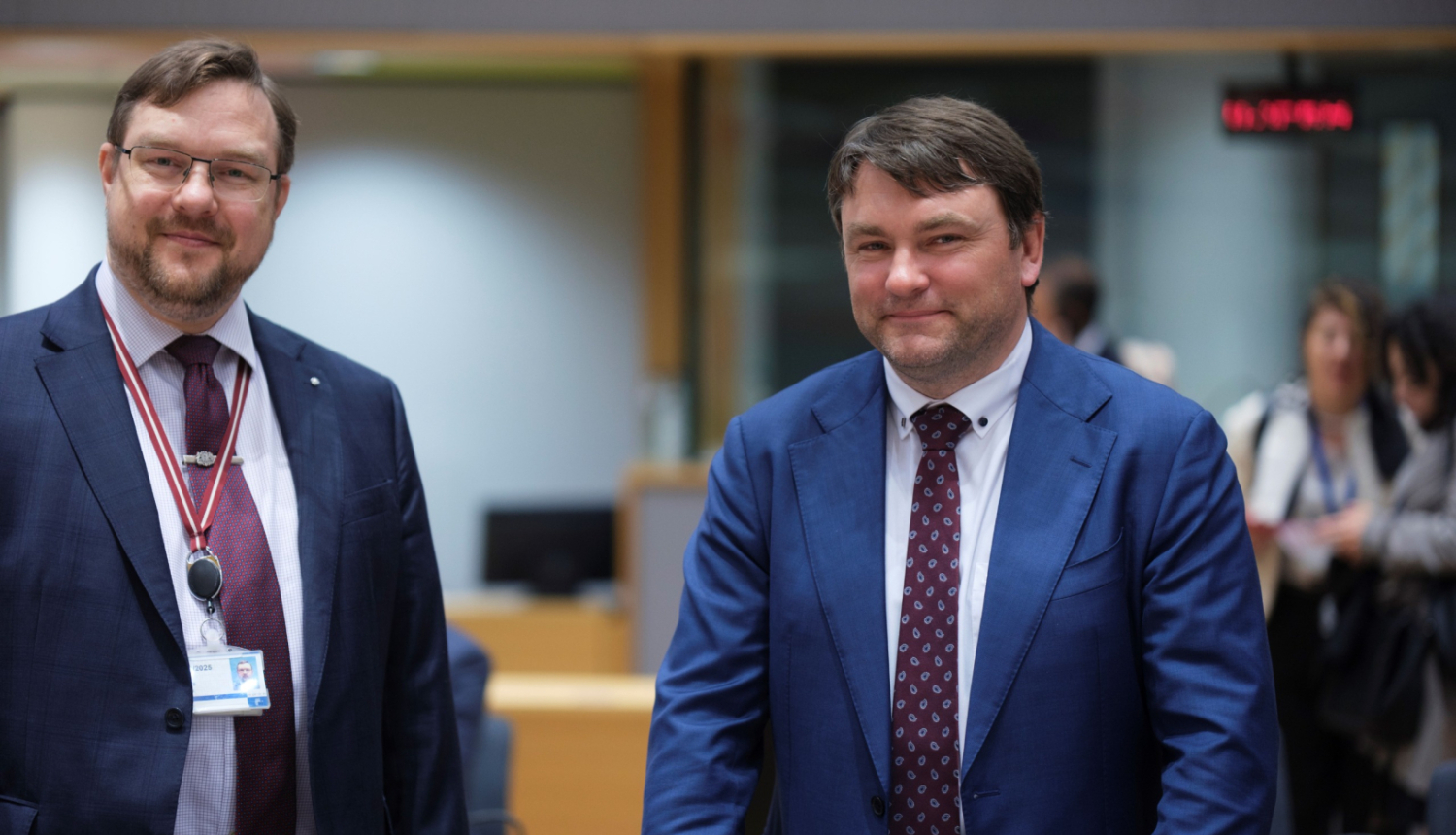 E.Valantis un M.Kreitus