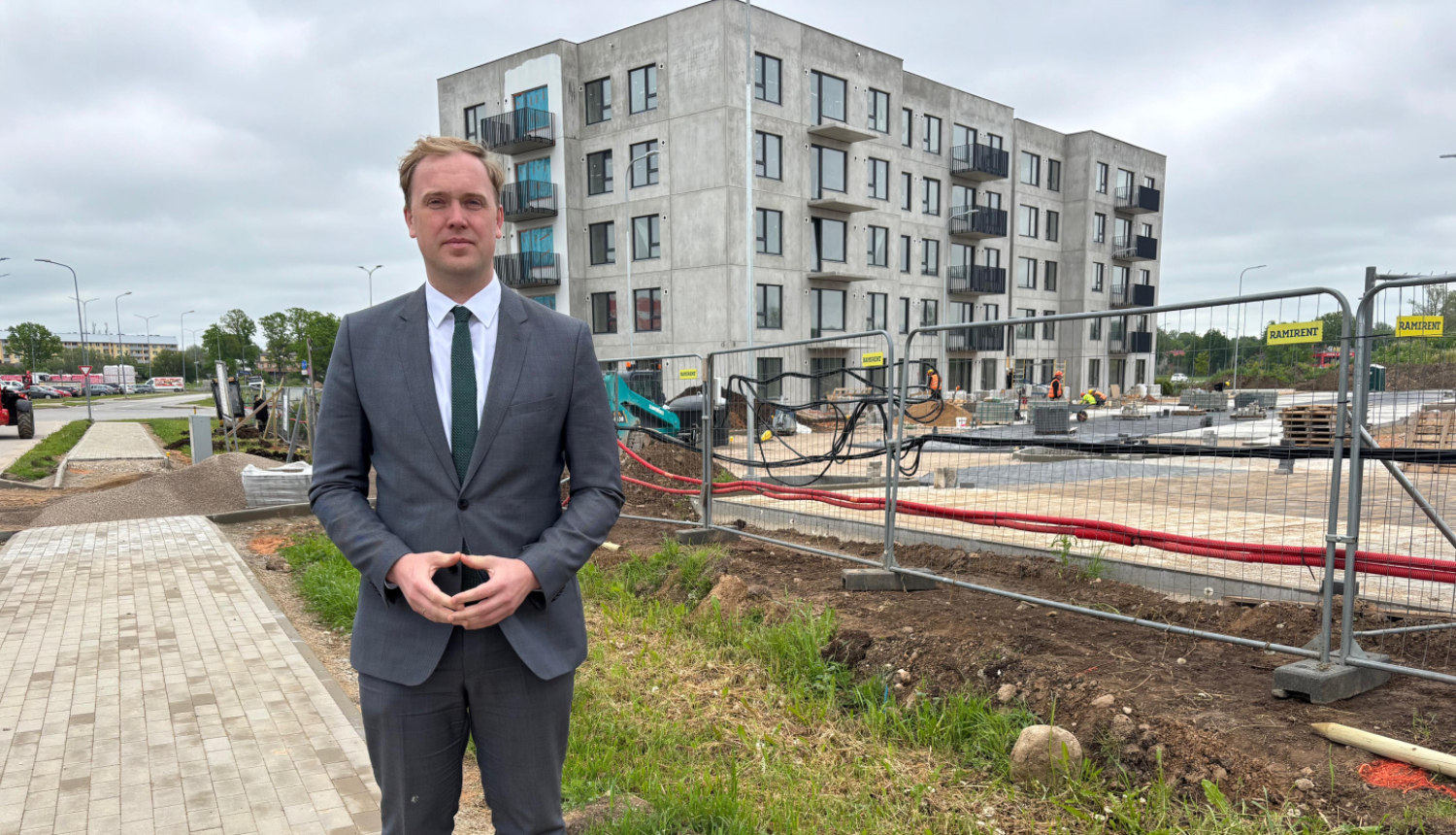 V.Valainis Valmieras vizītē