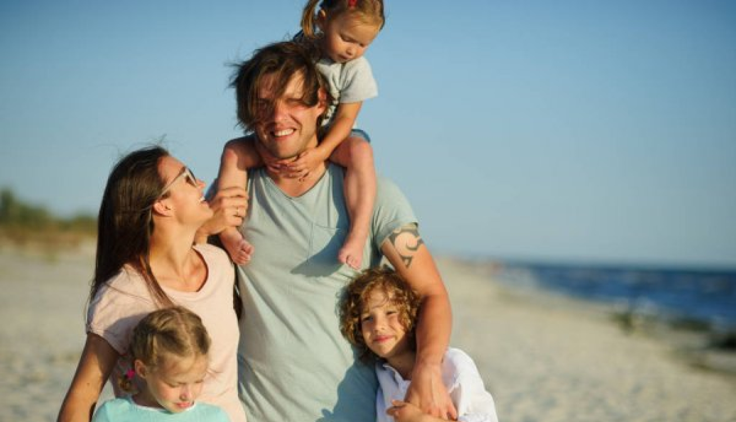 Foto ar ģimeni un bērniem