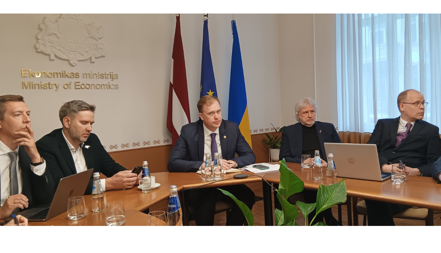 Ekonomikas ministrs sanāksmē