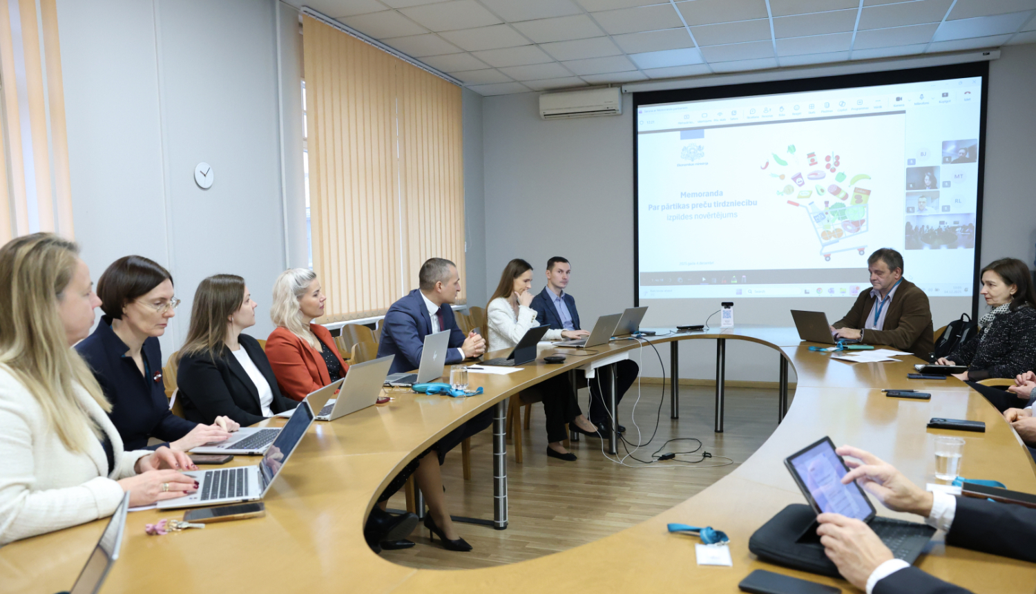 Sānāksmes dalībnieku kopbilde