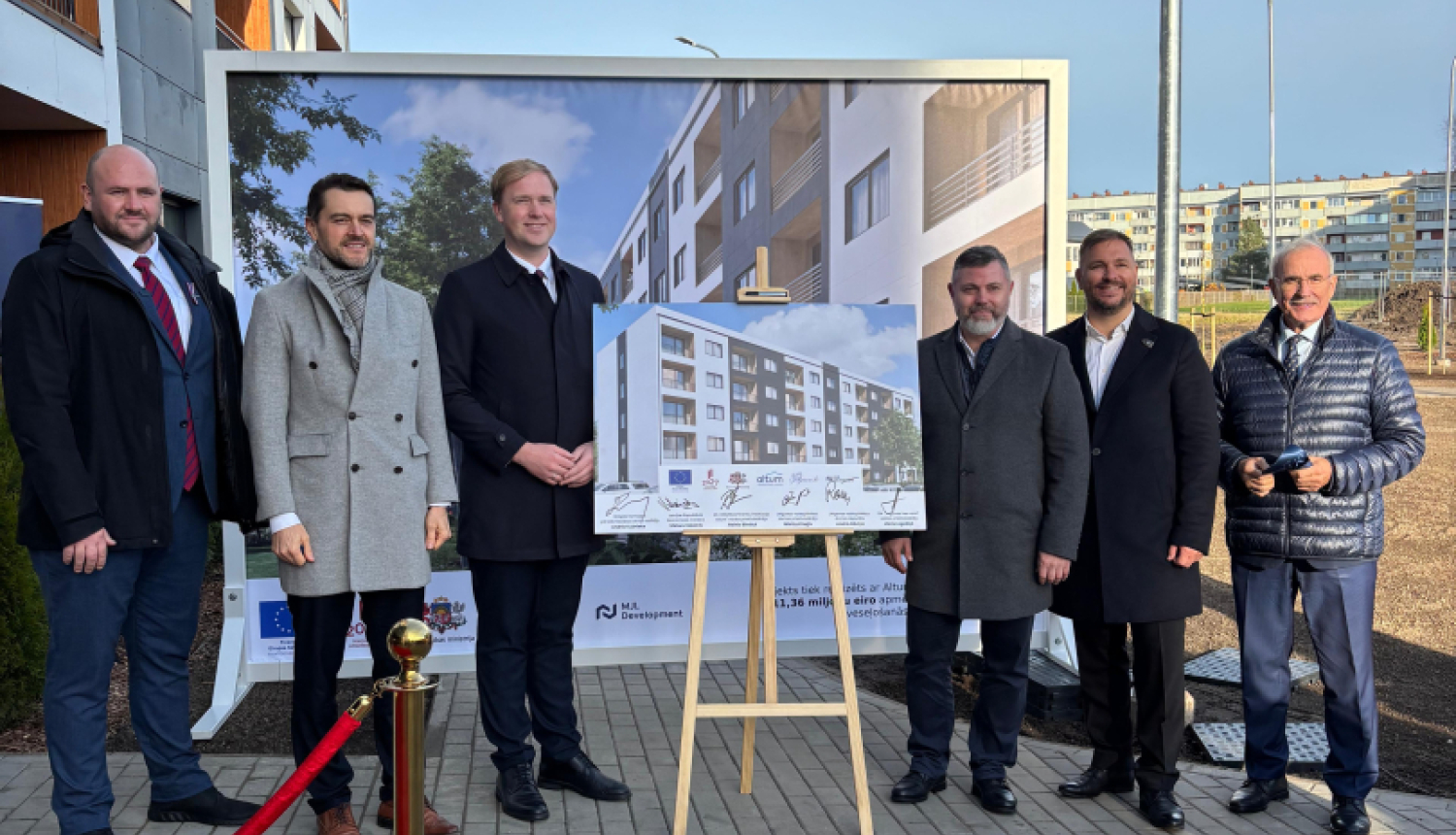 tklāšanas dalībnieku kopbilde