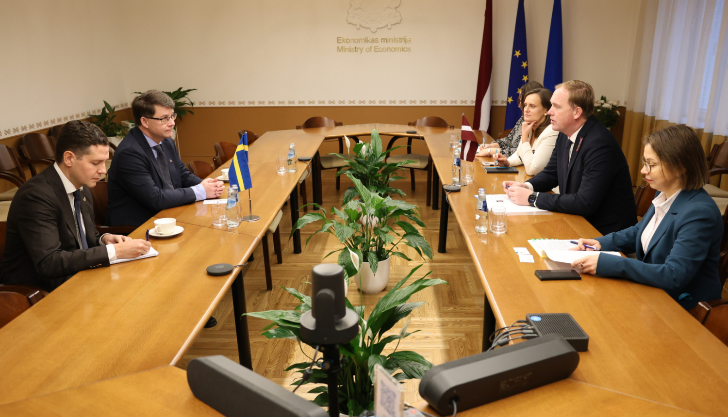 Tikšanās ar Zviedrijas vēstnieku