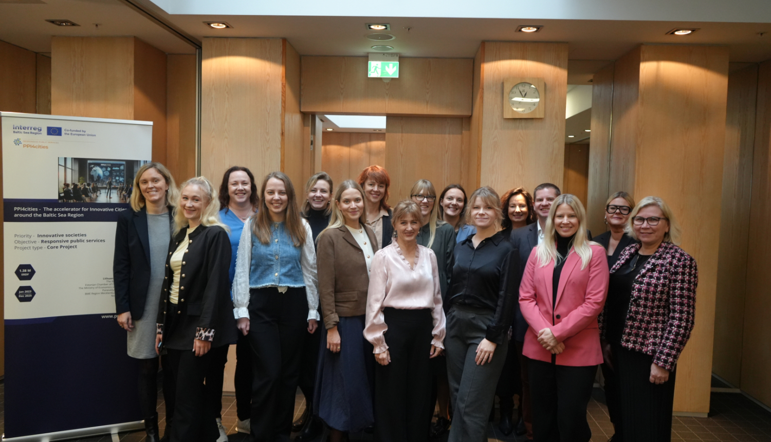 Noslēguma pasākuma dalībnieku kopbilde